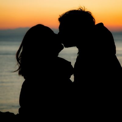 遊び⁈本命⁈付き合っていないのにキスする男性心理とは？ アイキャッチ画像