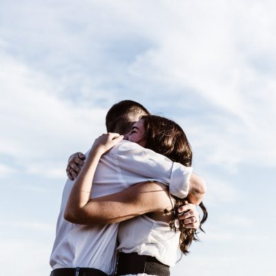 遠距離とわかって付き合う男性心理とは？本気度が高いって本当？ アイキャッチ画像