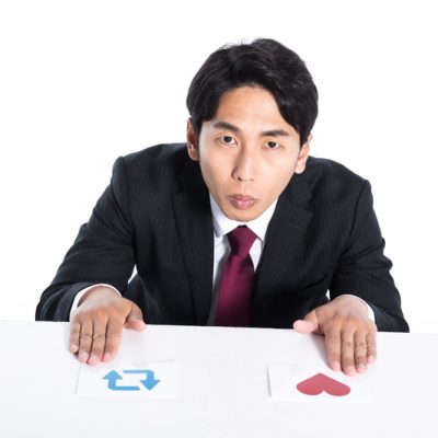 マッチングアプリにいるやばい男の特徴！変な男に出会った時はどうする？ アイキャッチ画像