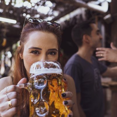 お酒が強い人に共通する性格の特徴は？酒豪女子はモテる⁈ アイキャッチ画像