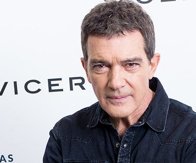 アントニオバンデラスの若い頃がかっこいい！人気出演作や歌声について♡ アイキャッチ画像