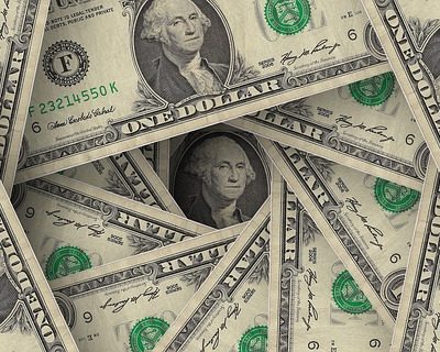 【夢占い】お金を拾う夢にはどんな意味がある？お金の種類によって意味が違う？ アイキャッチ画像