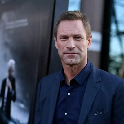 アーロン・エッカートの現在は？結婚歴や最近の出演作をご紹介！ アイキャッチ画像