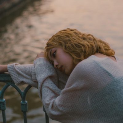 彼氏に依存しやすい女性の特徴は？依存しないためにできることを解説！ アイキャッチ画像