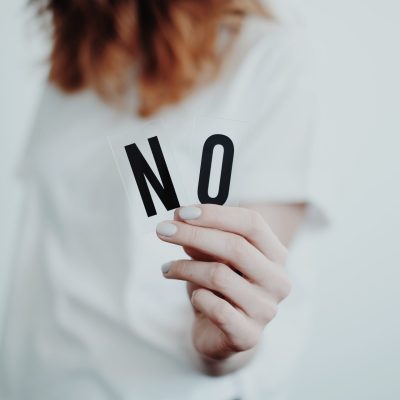 【夢占い】嫌われる夢にはどんな意味がある？状況や相手別に徹底解説！ アイキャッチ画像
