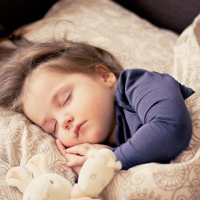 【夢占い】子供の夢にはどんな意味がある？夢に隠された深層心理をチェック！ アイキャッチ画像