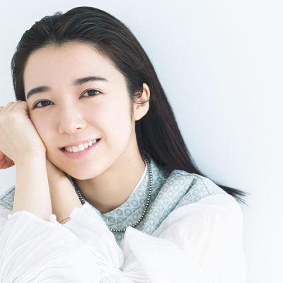 上白石萌音は明治大学を卒業した⁈英語力がすごい！出身中学・高校はどこ？ アイキャッチ画像