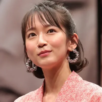 吉岡里帆は結婚して旦那がいるって本当？学歴や経歴を徹底調査！ アイキャッチ画像