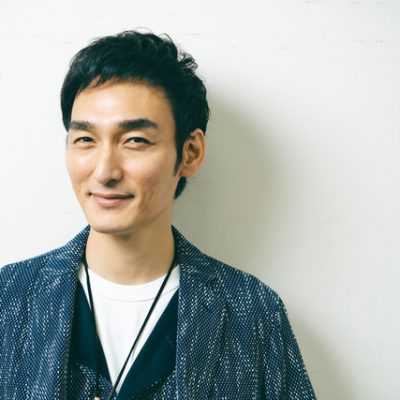 草なぎ剛の嫁は誰？写真は流出してる？奥さんの職場での出会いから結婚生活まで調査！ アイキャッチ画像